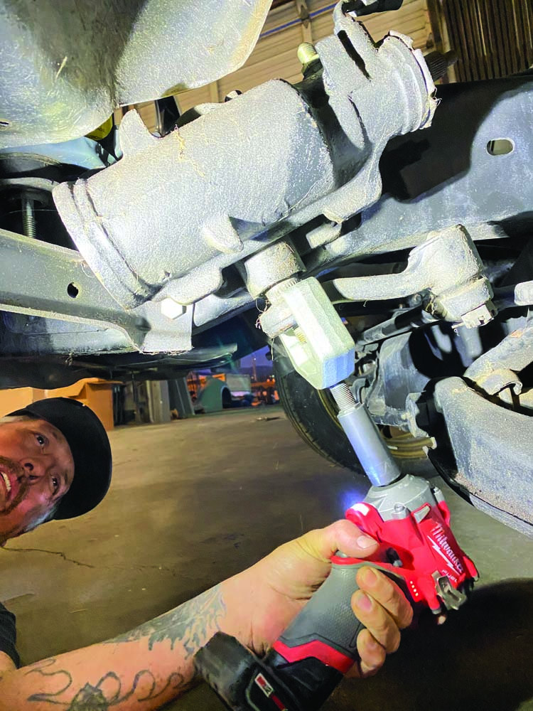 005 Removing old steering components from the old truck