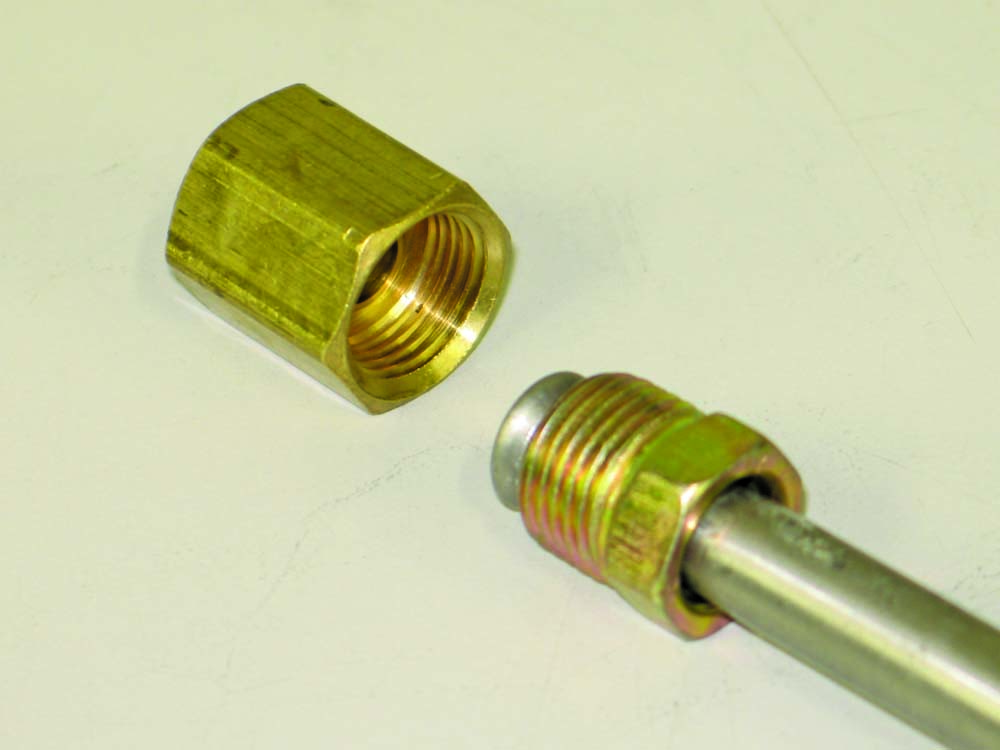 Champion 3/8in x 1/4in BSP Brass Single Flare Union** - Buy Tools Online