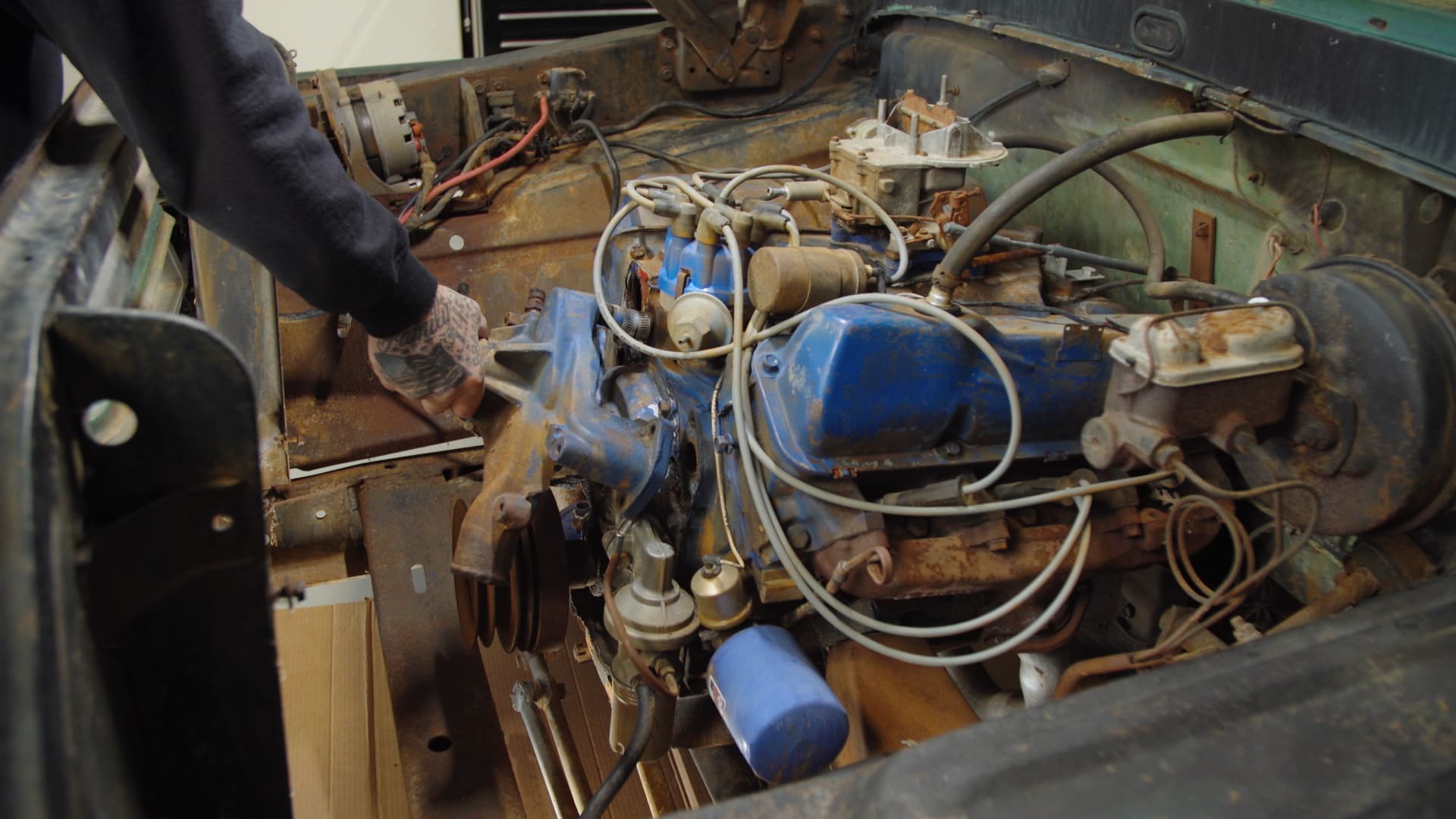 06 Draining the coolant from the old pick up truck and preparing it for new parts from Duralast.