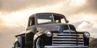 01 Jason Odell_s Corner carving 1949 Chevy 3100