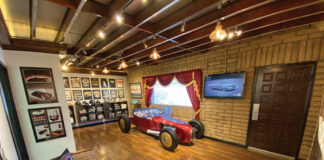 01-ItG-hollywood-hot-rods-track-style-1923-Ford-Model-T-roadster