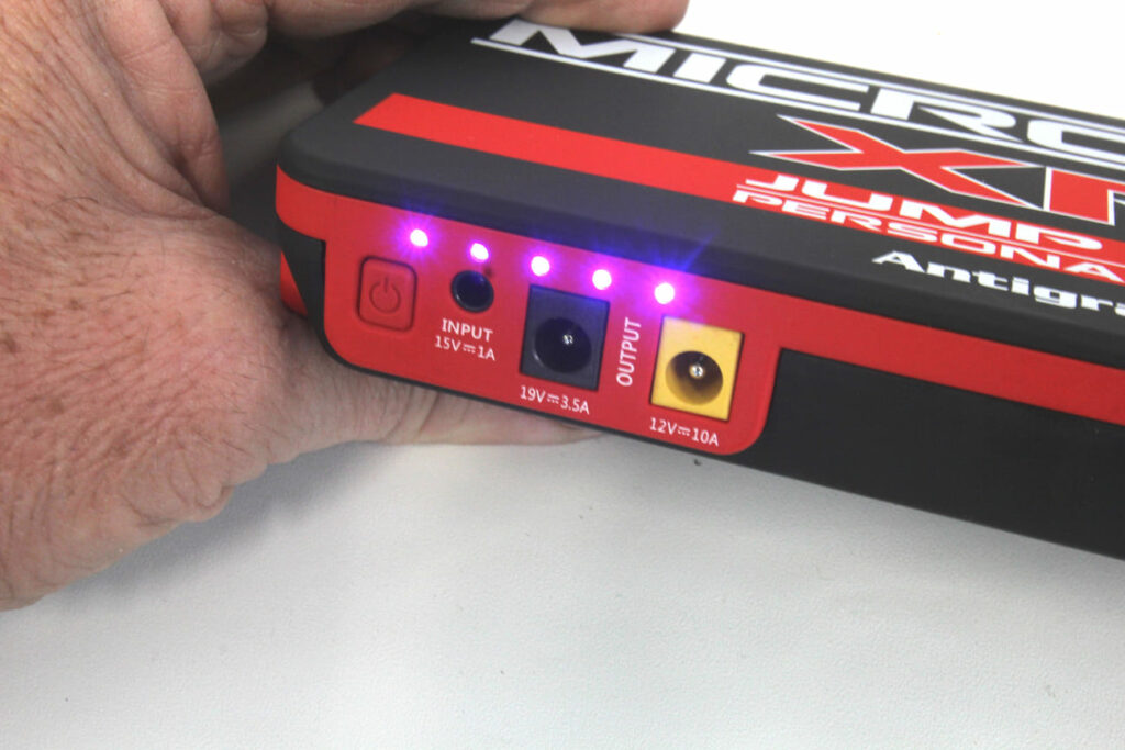 Antigravity XP 10 battery jump box Using this compact battery jump