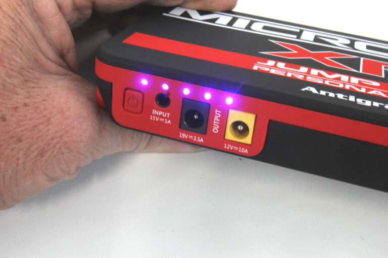 Antigravity XP 10 battery jump box Using this compact battery jump