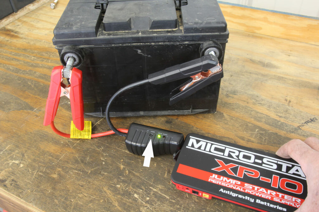 Antigravity XP 10 battery jump box Using this compact battery jump