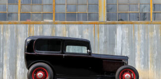 01 Traditionally Built ‘32 Highboy Sedan