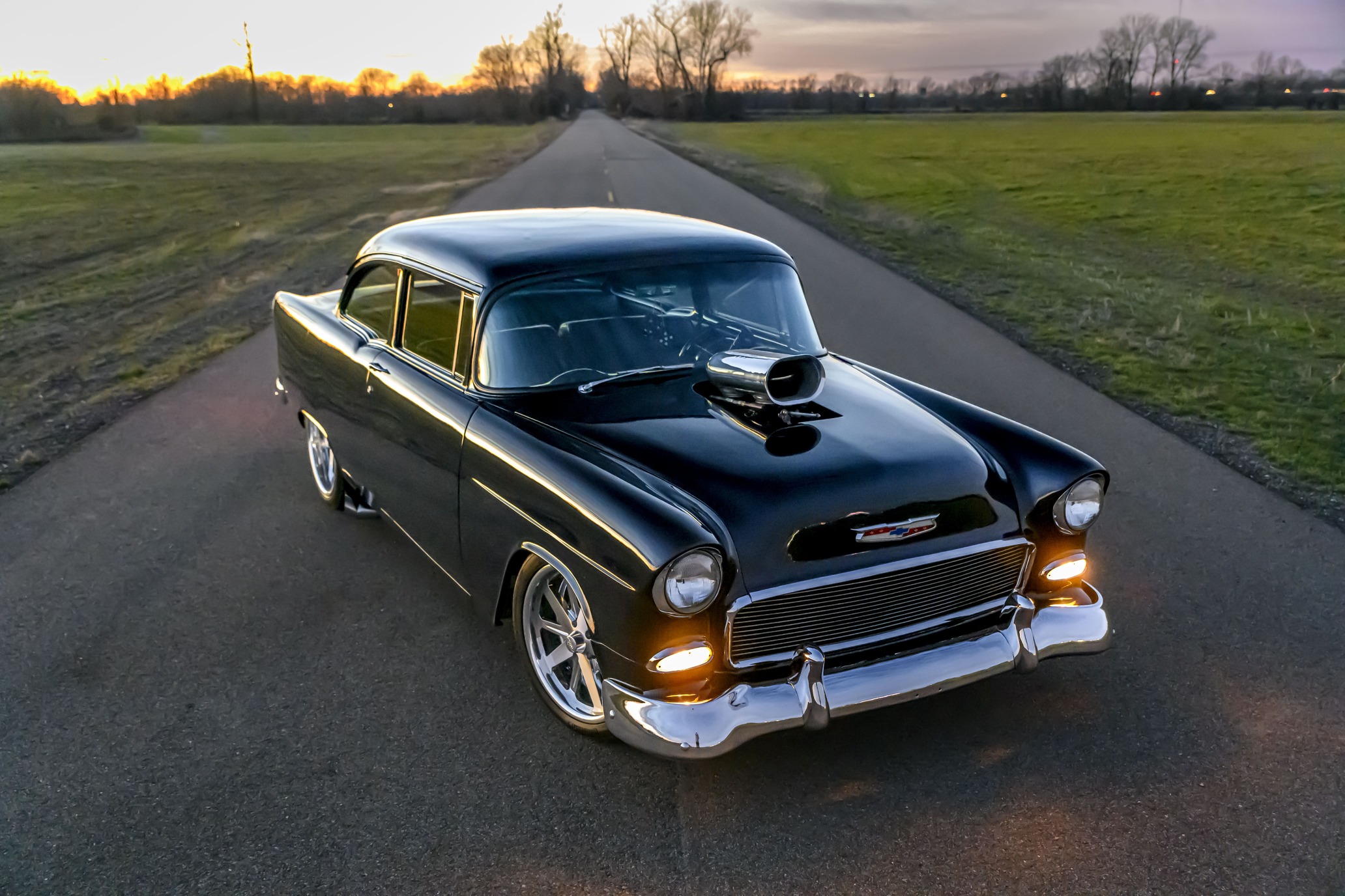 Pick of the Day: 1955 Chevy Bel Air resto-mod in blue