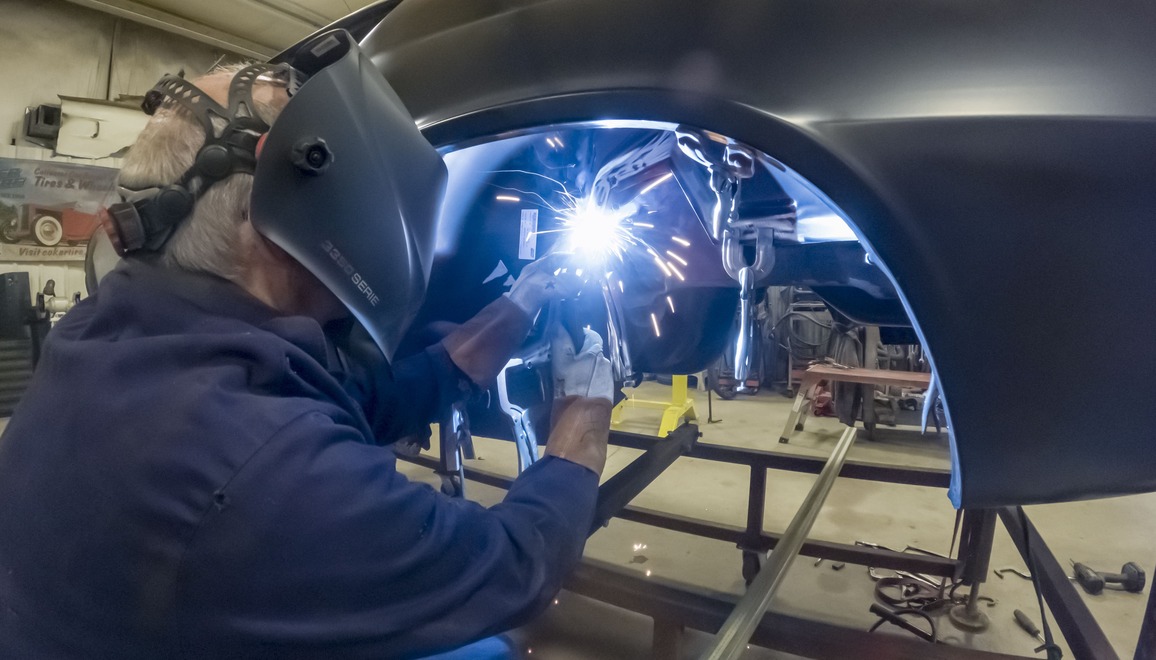 012 Moving onto the rest of weld, Hopkins finishes off the inner wheelhouses with some plug welds.