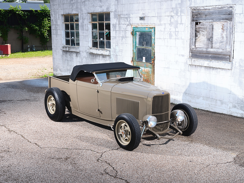 1932 Ford Pickup Hot Rod Gets Bluetooth Radio Upgrade for Great Sound