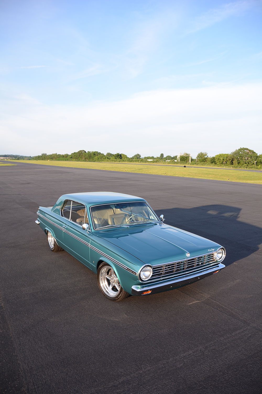 fotografering Litteratur økologisk A 1965 Dodge Dart with Modern Mopar Performance