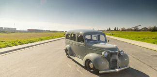 01 Ghost Gray Chevrolet Suburban Carryall