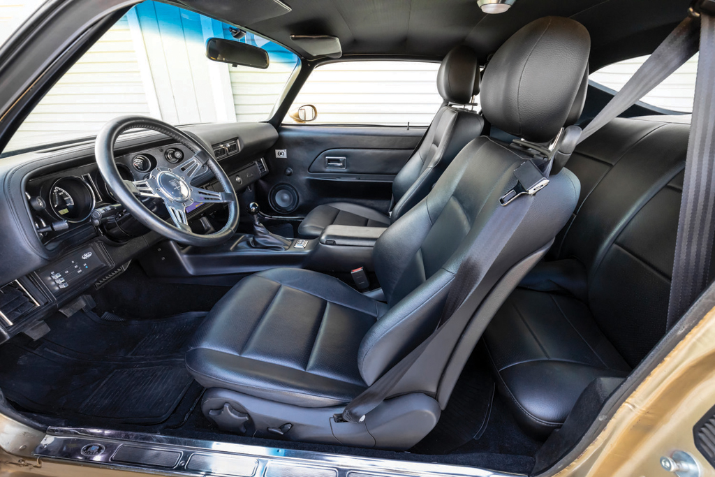 1973 camaro deals center console