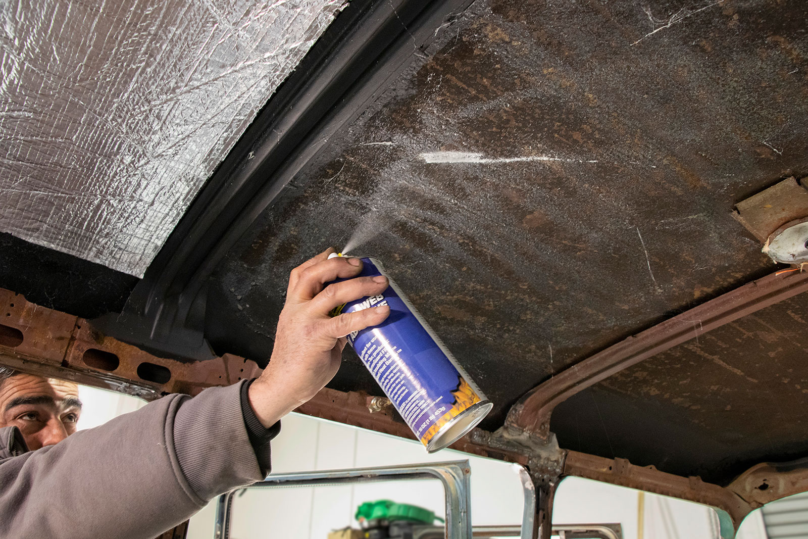 18 An adhesive is needed for the lightweight Thermo Tec Guard FR insulation so they used Thermo Tec’s Heavy Duty Spray Adhesive