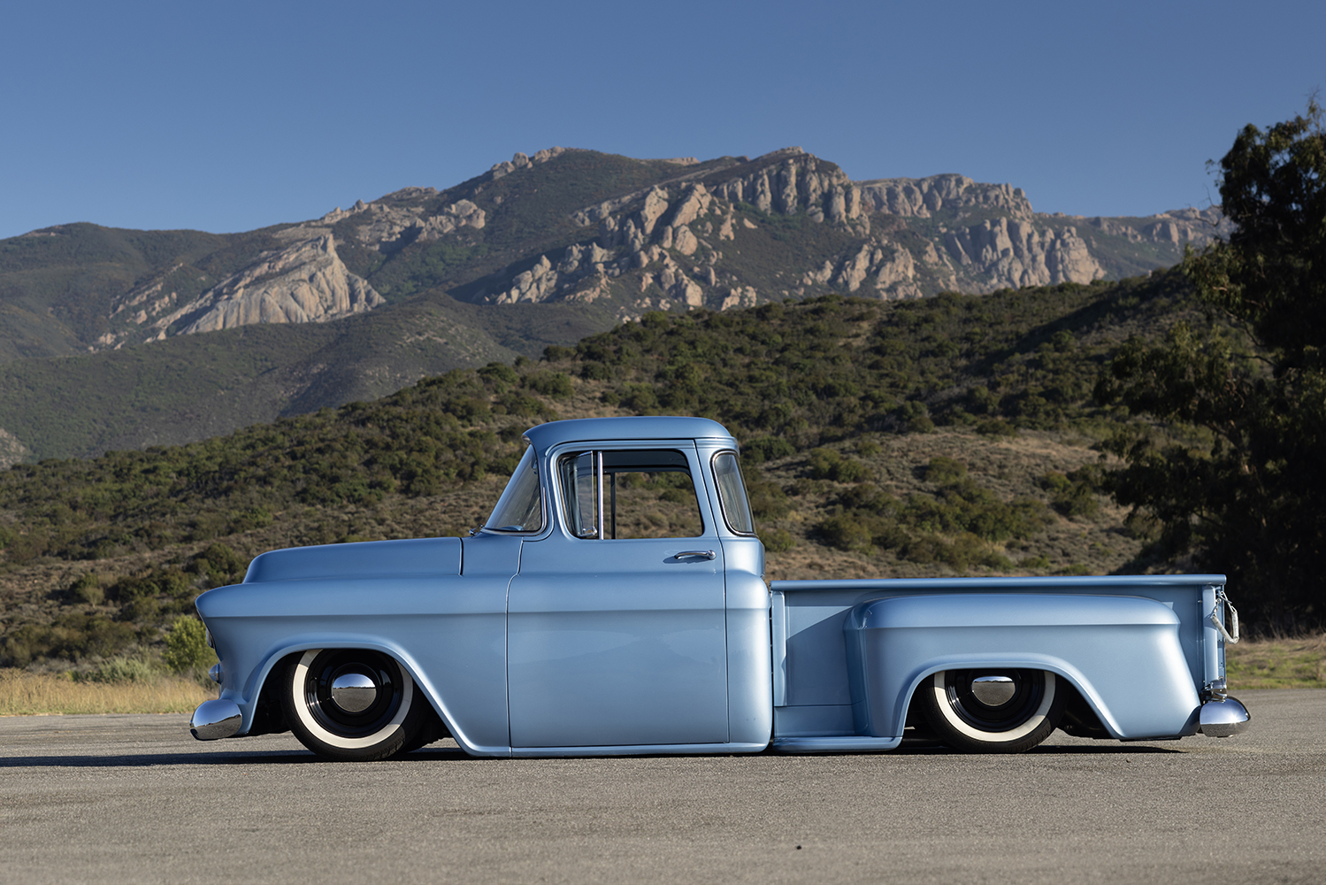 03 1955 Chevy truck rear view Chevrolet tailgate lettering clean minimalist rear design