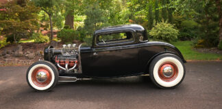 01 1932 Ford Coupe hot rod chopped roof glossy black paint wide whitewall tires vintage stance