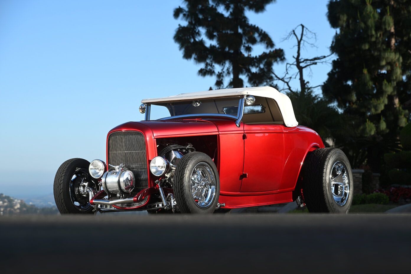 Stack Injection Ford 1932 Ford Highboy Roadster Powered by a Coyote V-8 With Gurney-Weslake ...