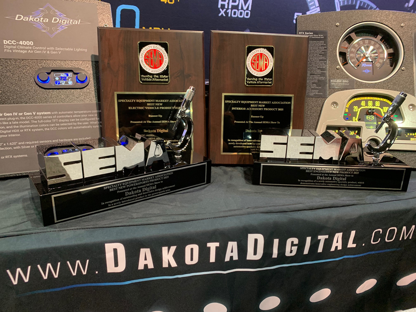2 rodding around dakota digitial SEMA awards