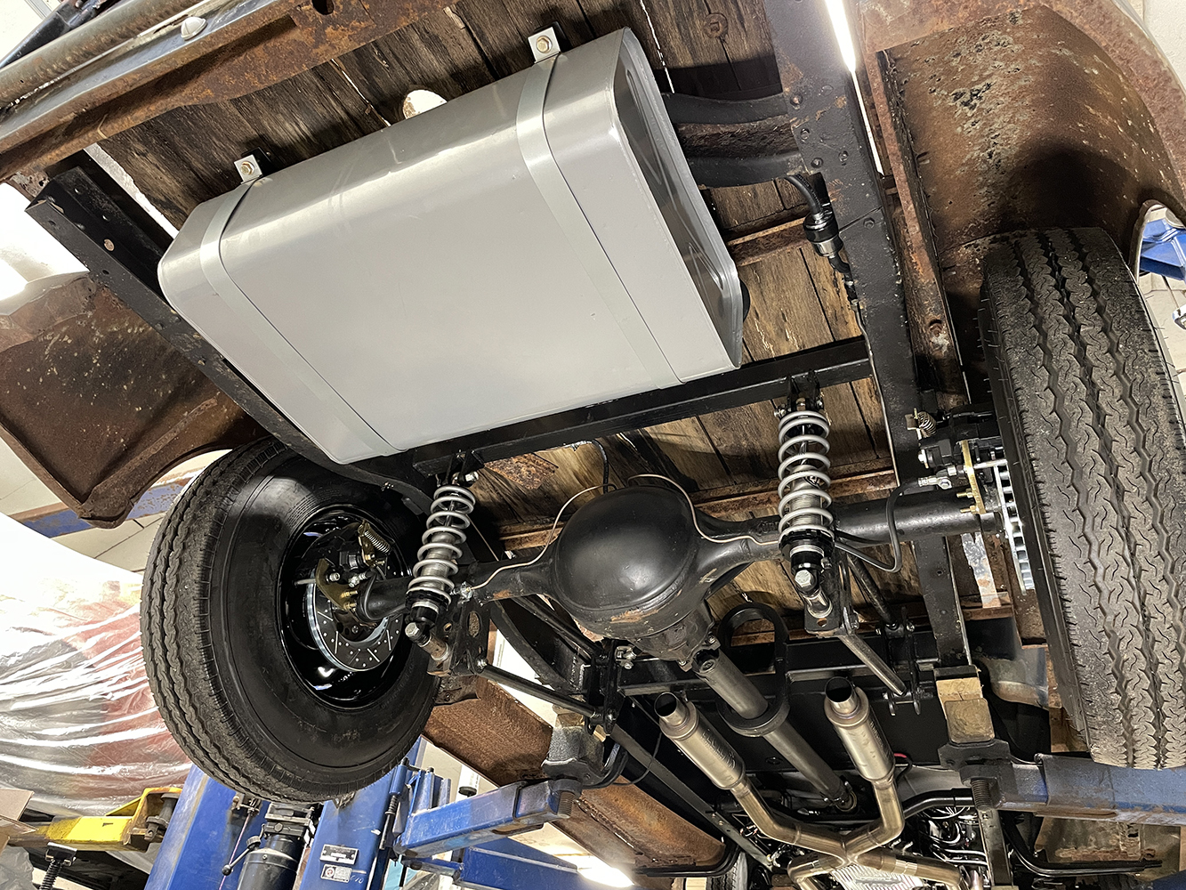 24 1946 Chevy Undercarriage view of gas tank and rear end