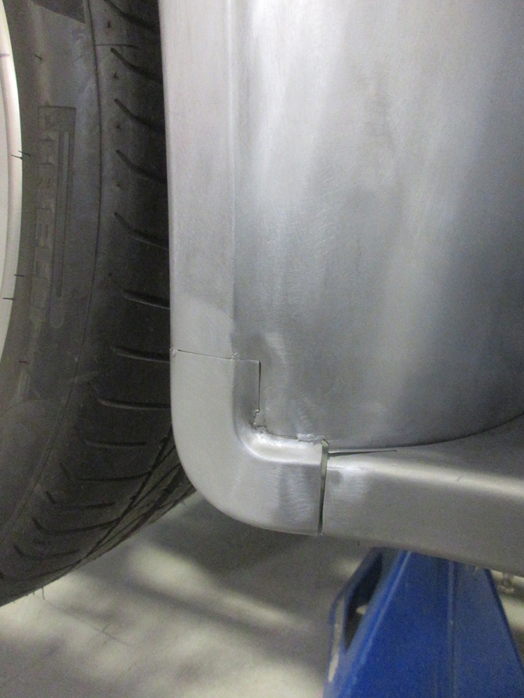 26 Ford F100 rear wheel corner fitment with running board attached