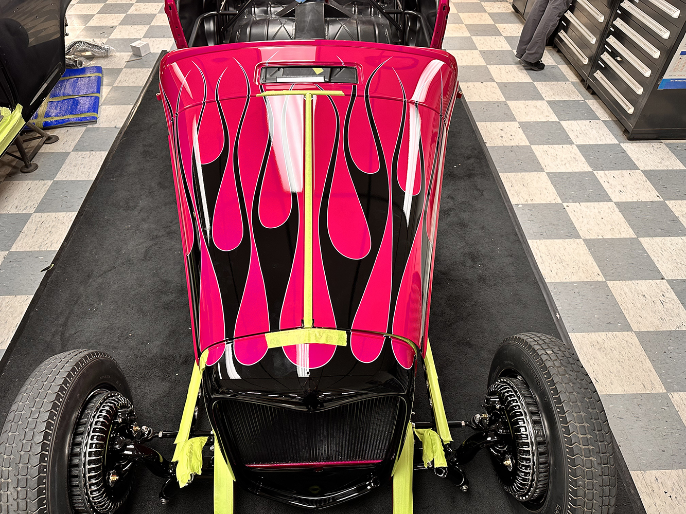 26 Overhead view of the hood revealing symmetrical black flames with white pinstriped edges