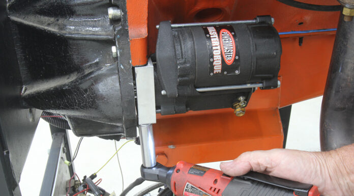 000 Powermaster starter installation with torque adjustment using a ratchet