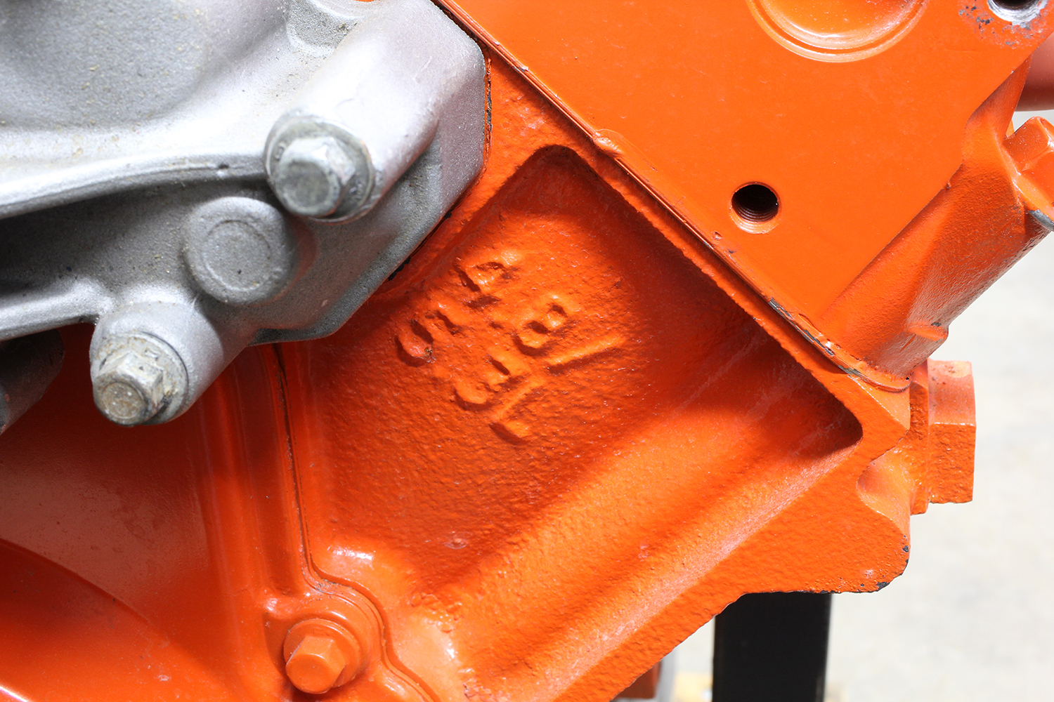 001 Chevy small block engine block casting numbers orange paint