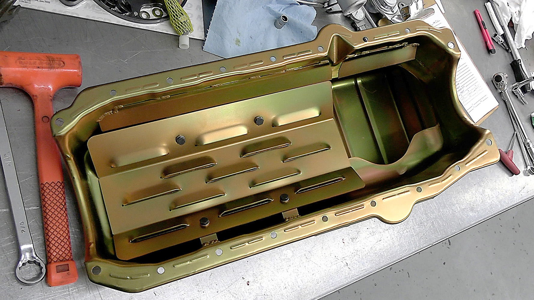 006 High capacity oil pan with baffling for improved oil control ready for installation