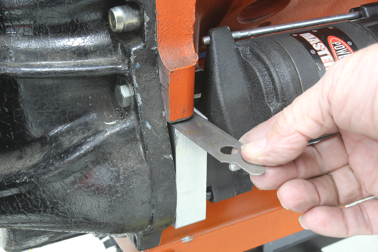 008 Dial indicator setup to measure flywheel runout on an engine stand