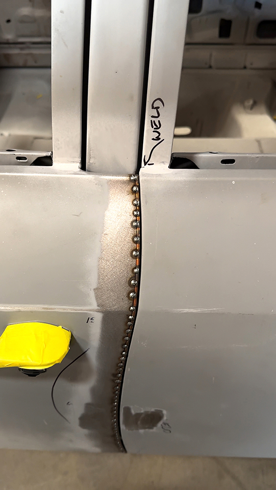 013 Fully welded and smoothed door seam for perfect alignment