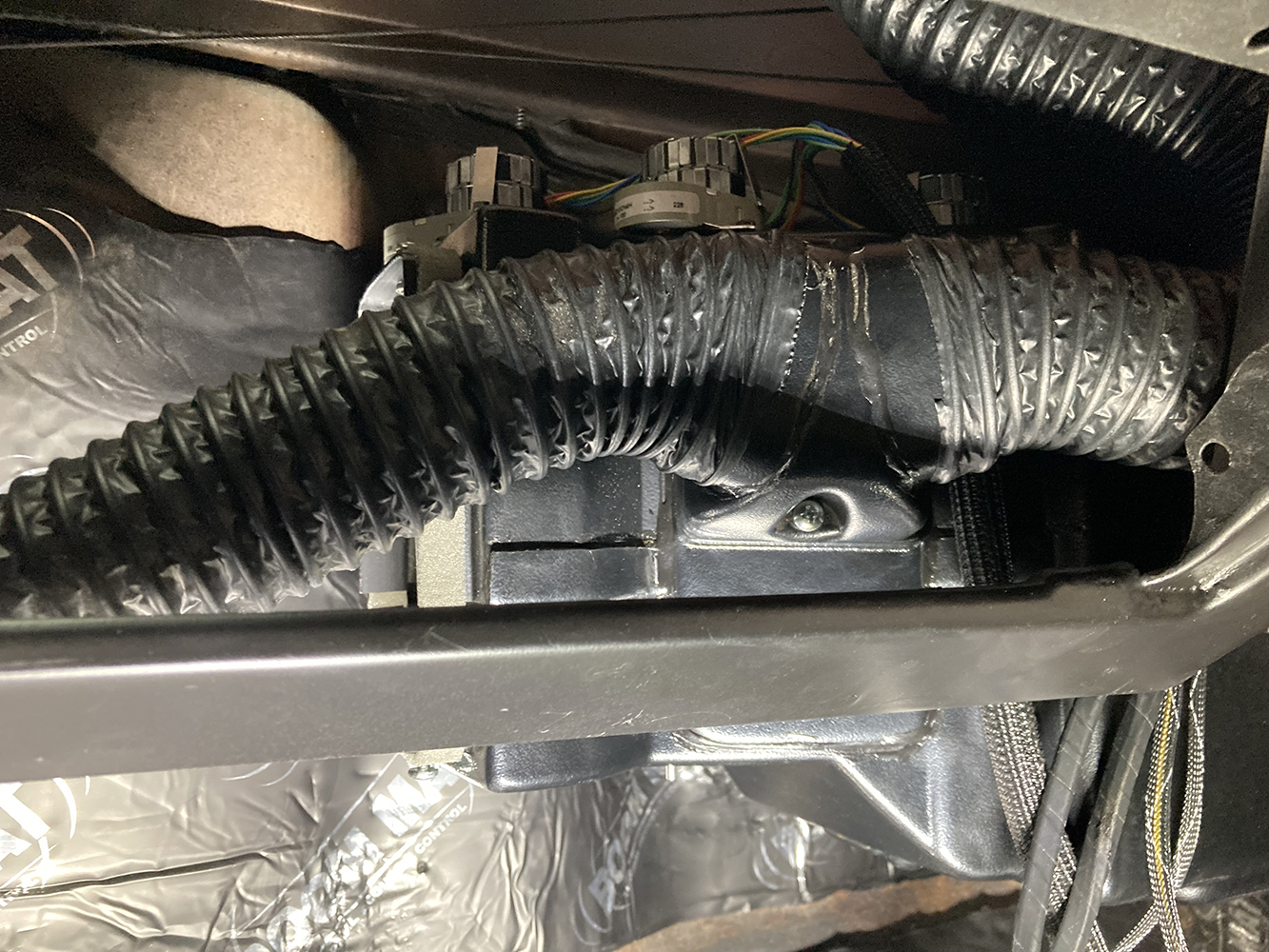 023 Close up of air ducts routed to the Vintage Air evaporator unit