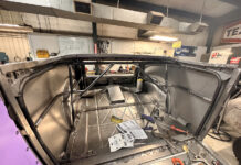 01 Custom aluminum floor and roll cage in a 1932 Ford Roadster