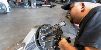 01 Installing a Strange Engineering third member into a custom Ford 9 inch rear axle housing