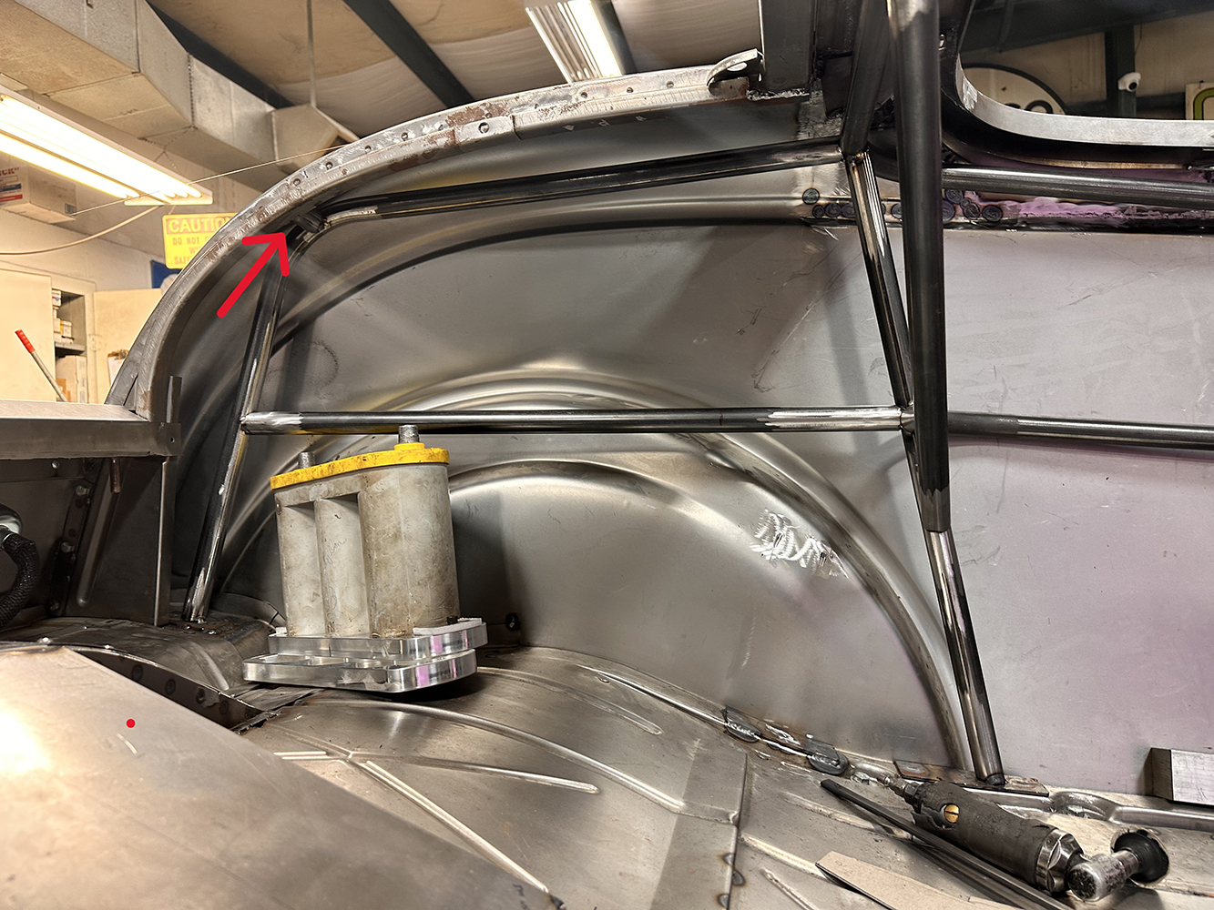 04 Detailed rear inner panel framework with roll cage tubing