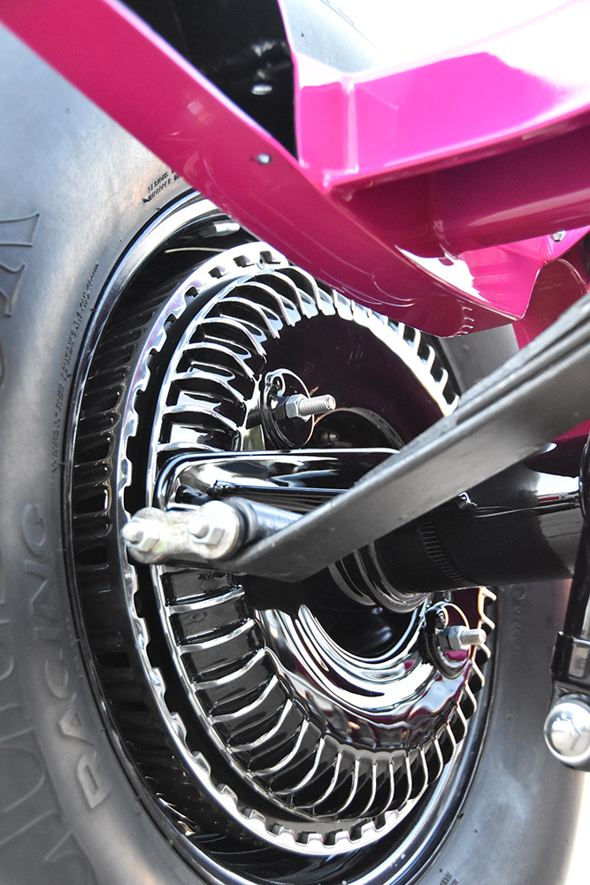 17 Polished Buick style finned drum brakes on a black axle