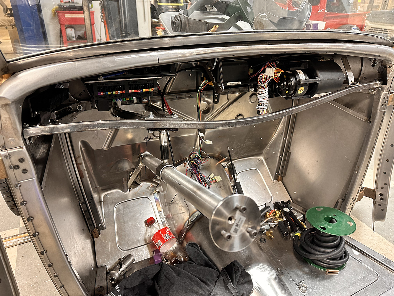 20 Wiring and dash framework installation in a 1932 Ford Roadster
