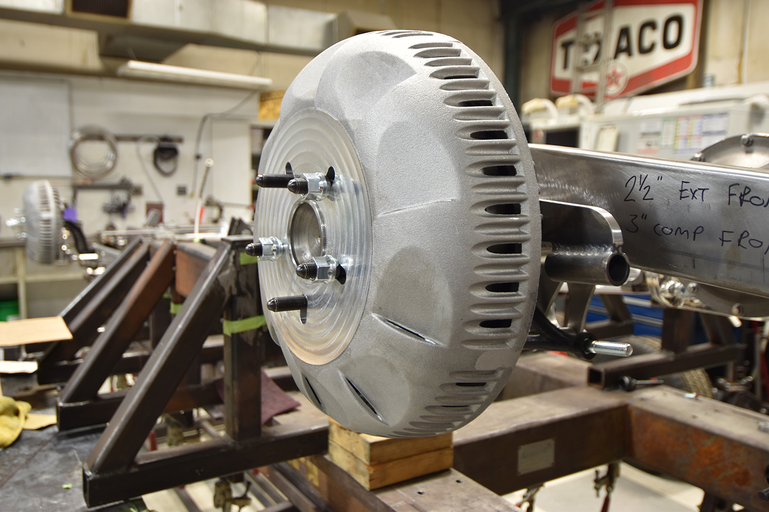 23 Raw finned aluminum drum brake on a custom chassis