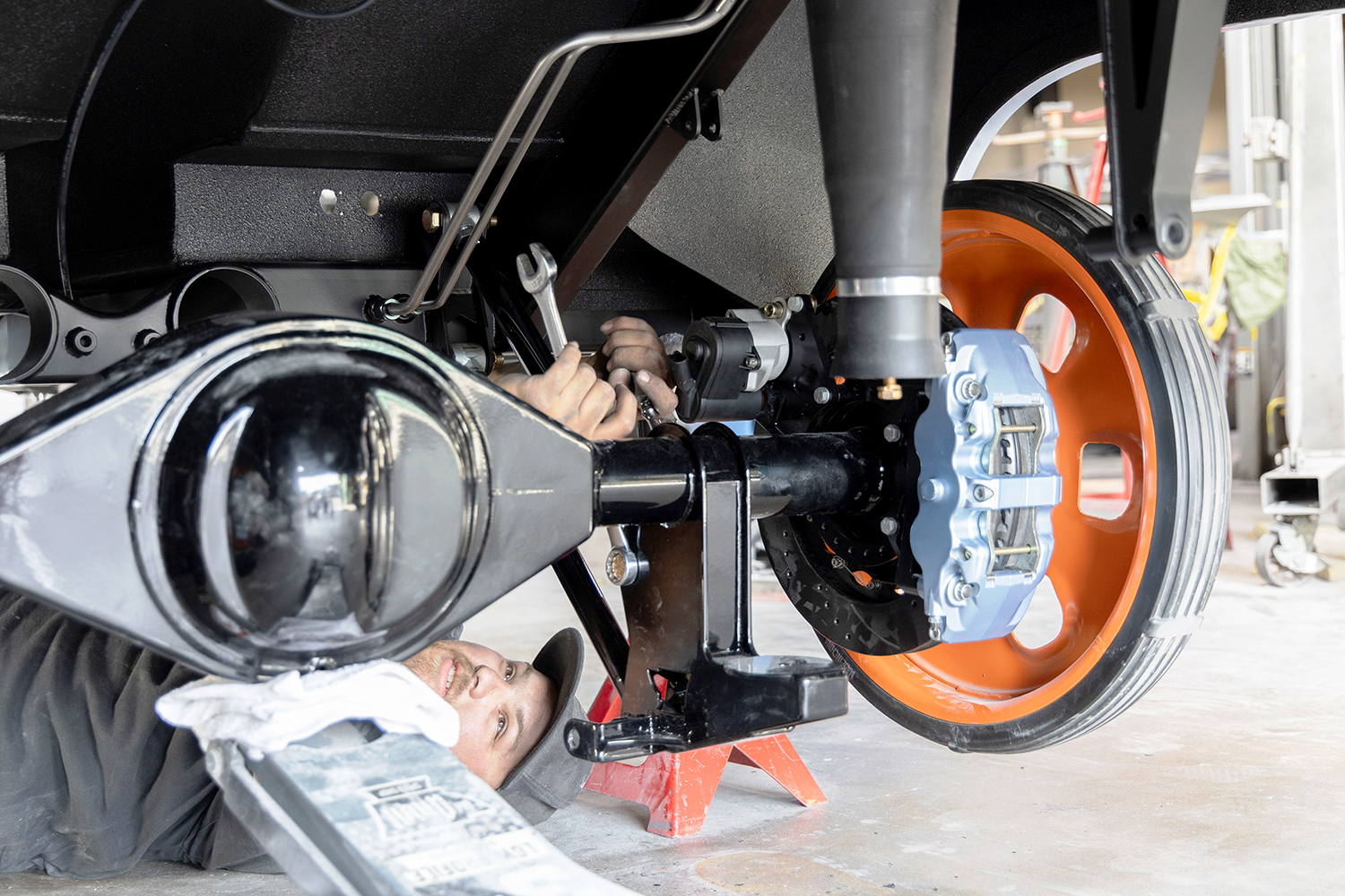 29 Installing a custom rear suspension with a painted Ford 9 inch axle and high performance brakes