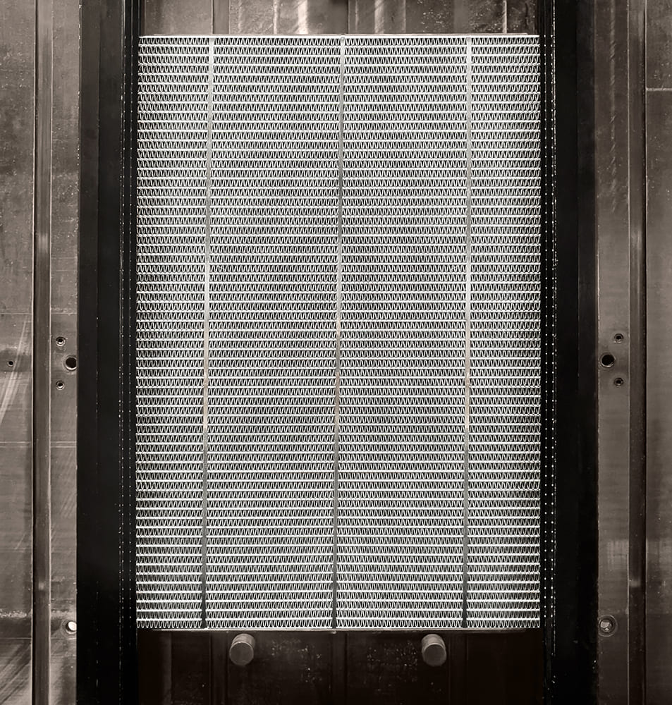 016 Precision aluminum radiator core assembly in a manufacturing press