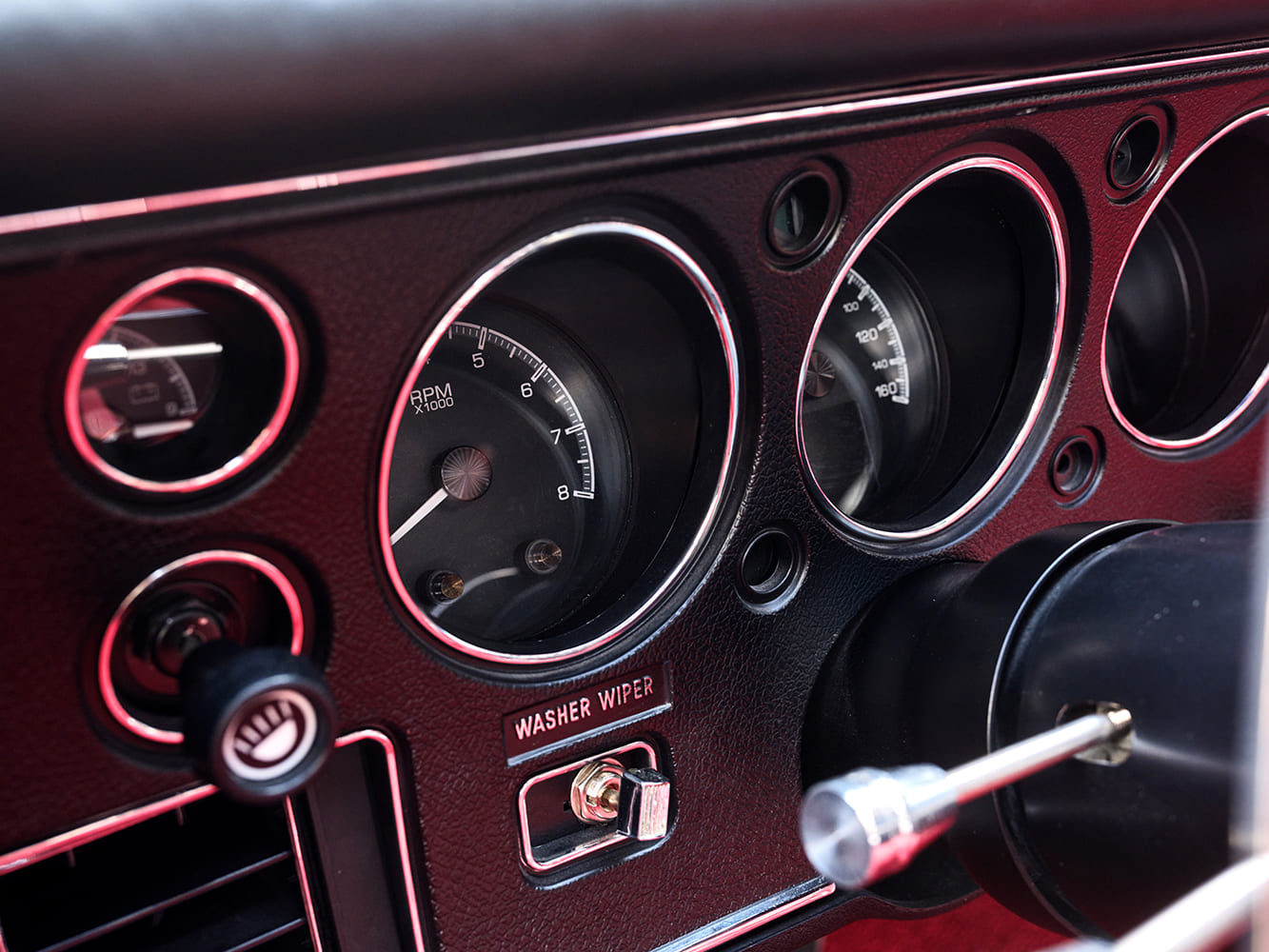017 1971 Chevrolet Chevelle SS dash with original style gauges and a classic RPM tachometer