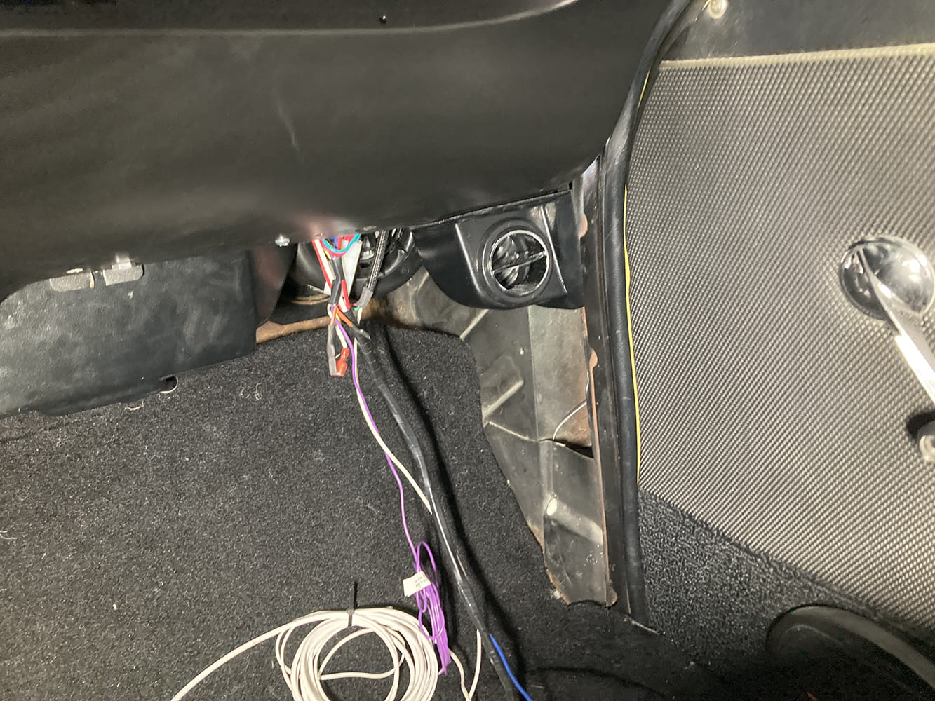 025 Passenger side AC vent installed with wiring routed