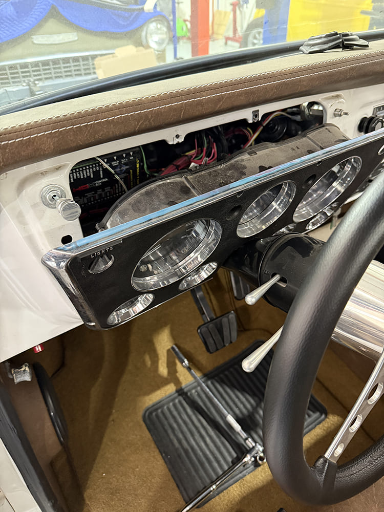 05 wiring dakota digital cluster in 67 72 c10