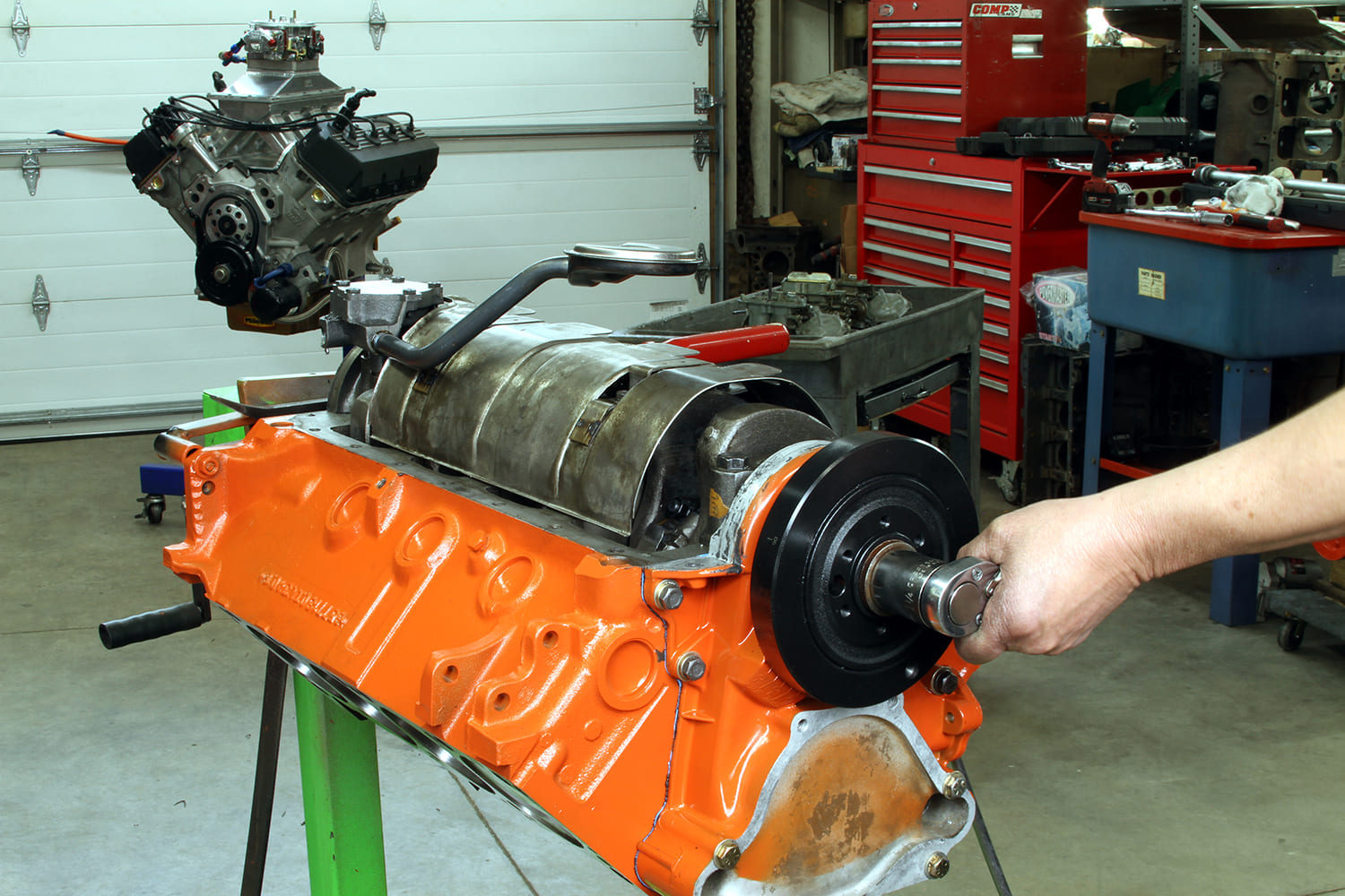 10 Verifying crankshaft rotation and windage tray alignment on Mopar 340 short block