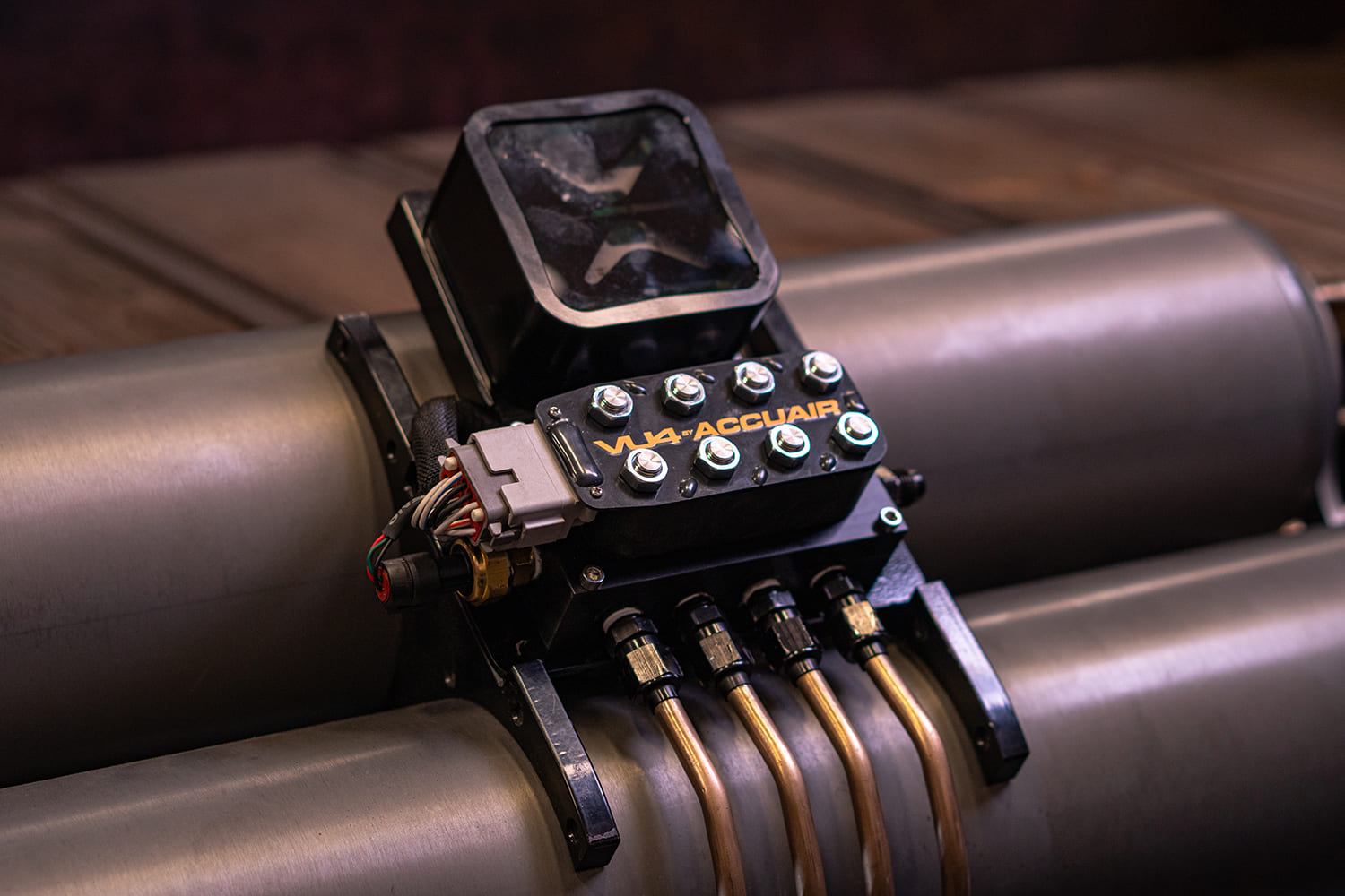 18 VU4 by AccuAir manifold finished and mounted between air tanks with complete wiring and plumbing