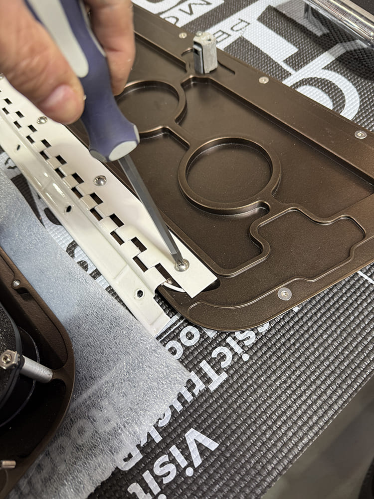 19 fitting aftermarket gauge panel into oem dash opening