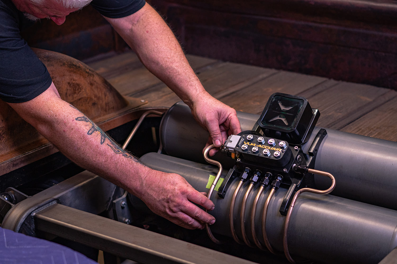 20 Fine tuning copper line fitment into AccuAir VU4 block for clean install on Apache bed