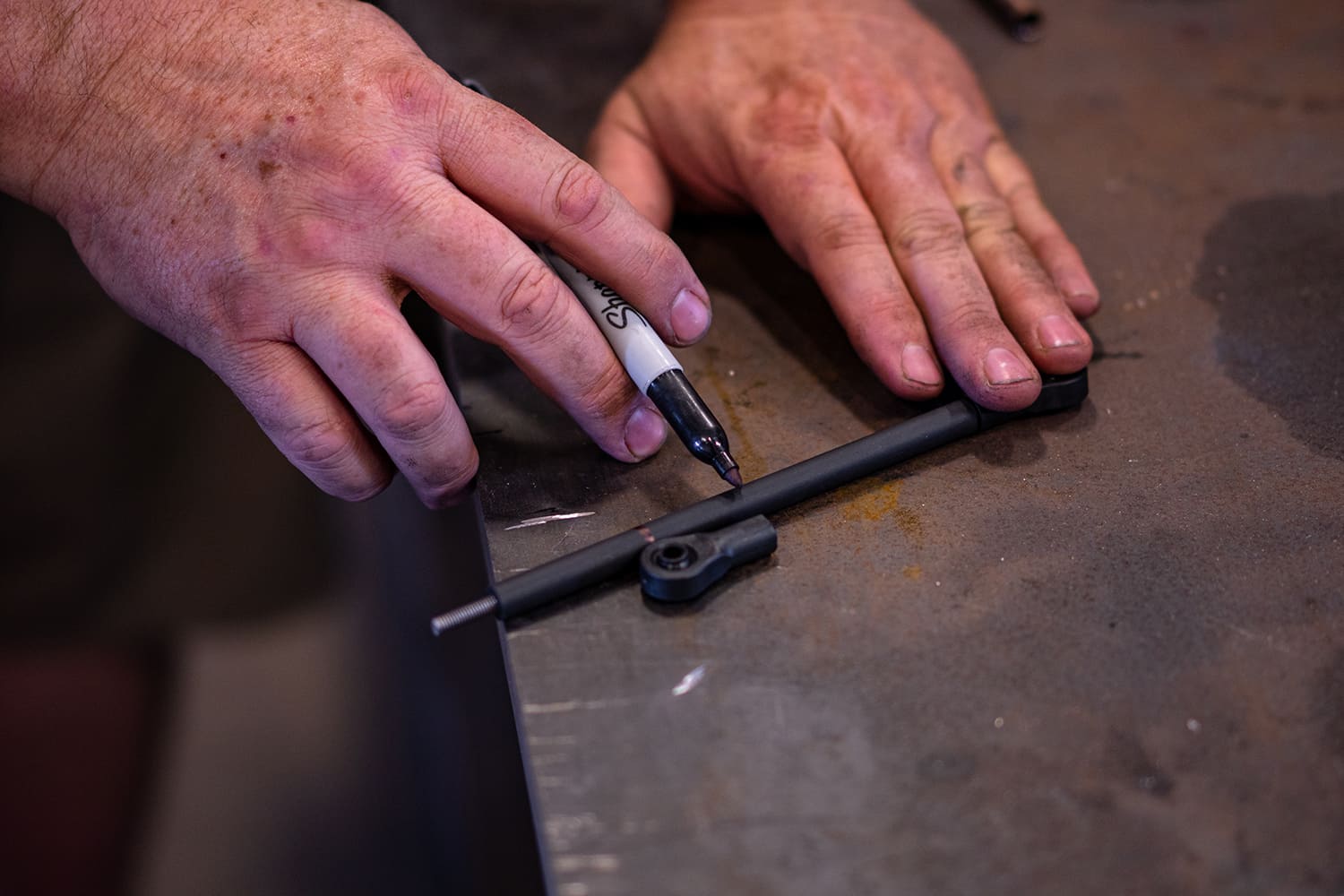 29 Marking the plastic sensor rod to cut it to proper suspension travel length