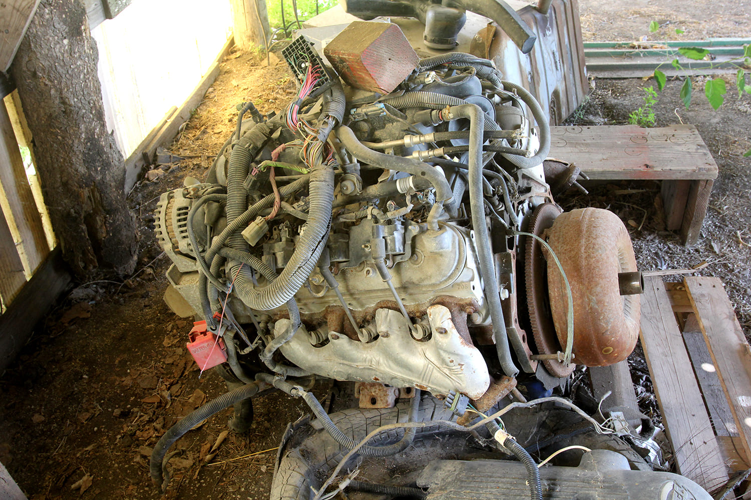 001 Used LS engine pulled from early 2000s Chevy Silverado complete with wiring harness and accessories