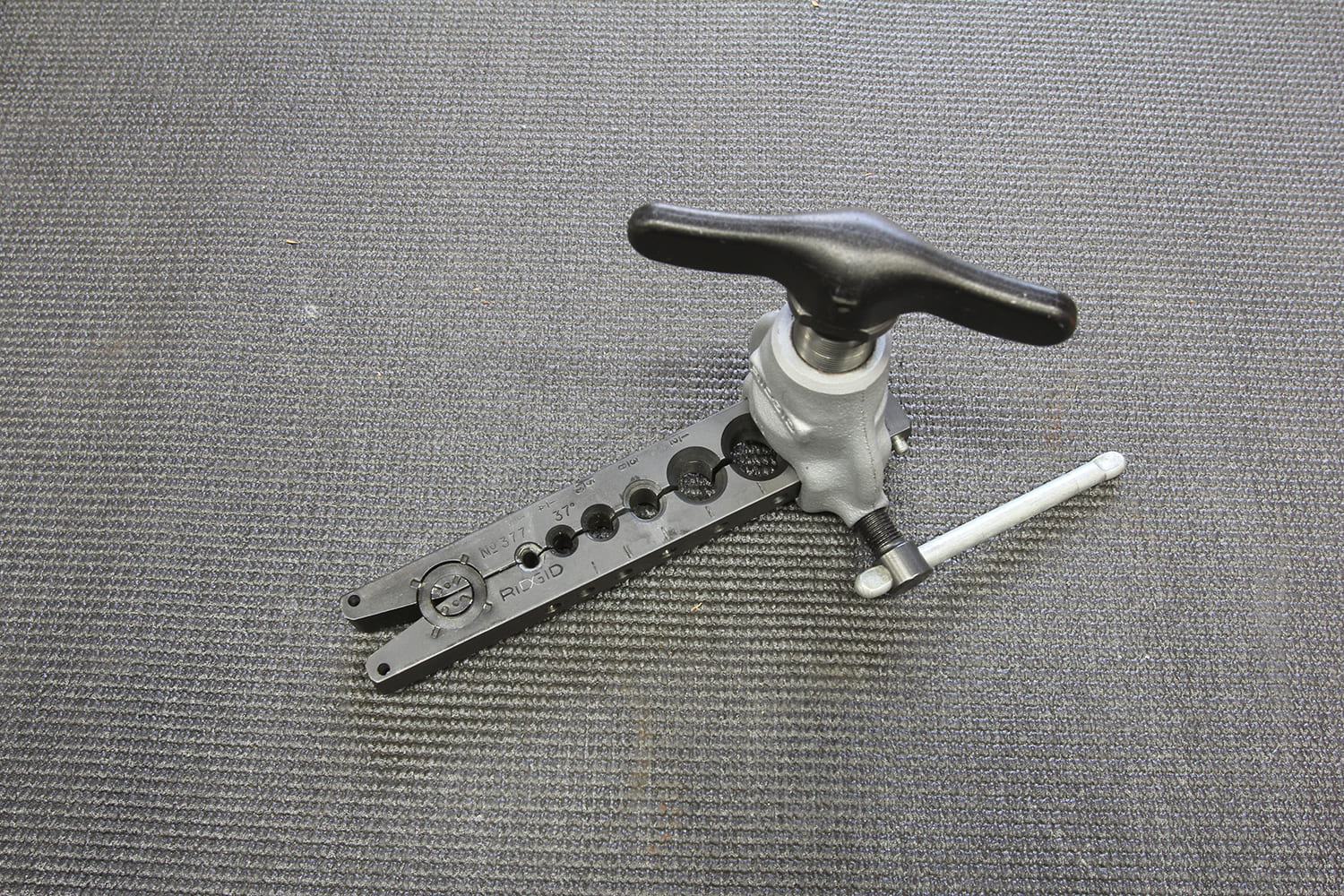 005 Rigid flaring tool setup for producing double flares on stainless steel brake lines