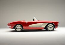 01 1962 Corvette custom in Roman Red with coves in silver and smoothed bodywork profile