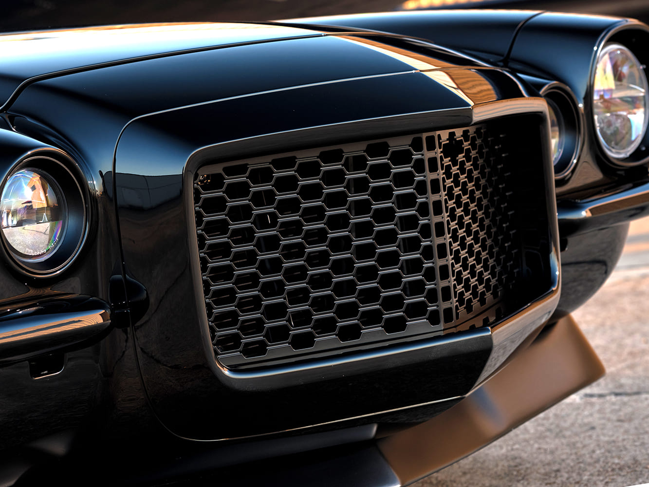 018 1970 Camaro aggressive mesh front grille honeycomb blackout style