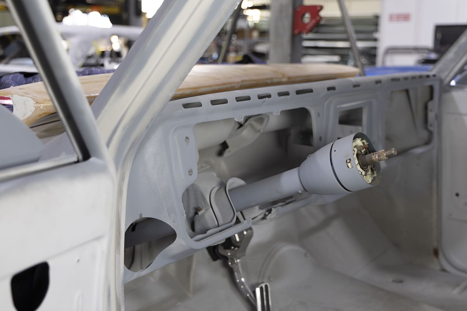 02 67 72 c10 dash primered metal with column and pedal mockup